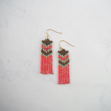 画像をギャラリービューアに読み込む, 【2点セット】ビーズフリンジピアスとピューターチャームネックレス カーマインレッド (イヤリング変更可)ギフトボックス|Ahki Beadwork(アーキービーズワーク)
