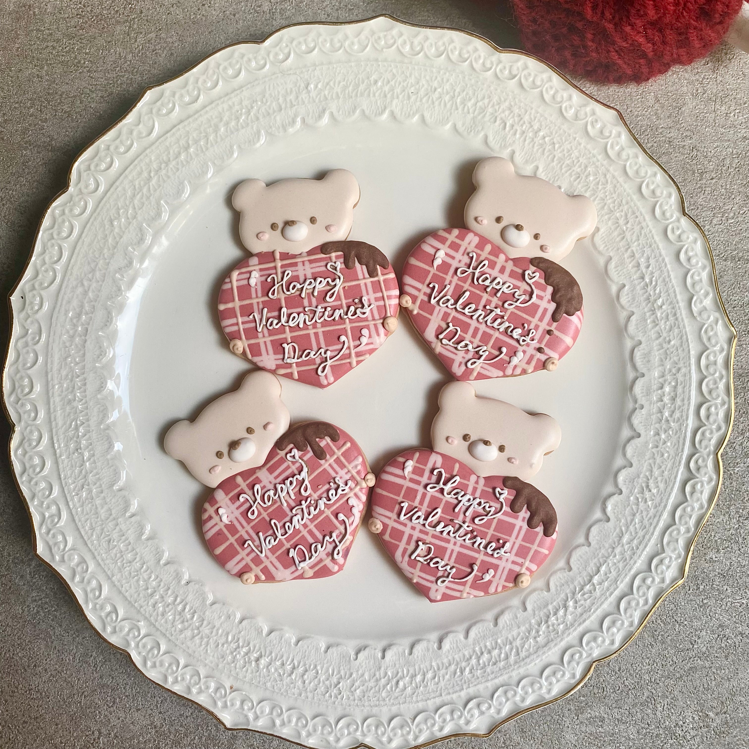 バレンタインハートのくまちゃんクッキー｜sumirecookies（スミレ