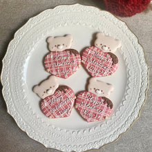 画像をギャラリービューアに読み込む, バレンタインハートのくまちゃんクッキー|sumirecookies(スミレクッキーズ)