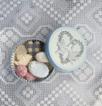 画像をギャラリービューアに読み込む, 刺繍のクッキー缶|Parlour CORAIL(パーラーコライユ)