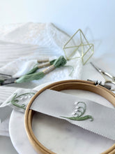 画像をギャラリービューアに読み込む, Muguet (スズラン) フランス刺繍 リボンバレッタ|SUNNY RIBBON(サニーリボン)