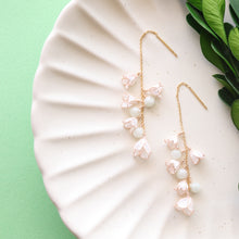 画像をギャラリービューアに読み込む, 鈴蘭とひすいのピアス|s.o.f.i. (ソフィー)