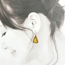 画像をギャラリービューアに読み込む, 変形トライアングル天然石ピアス|beads room mimo(ビーズルームミモ)