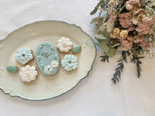 画像をギャラリービューアに読み込む, フラワーアイシングクッキーギフト(くすみブルー)|studio chaleur +(スタジオシャルール)
