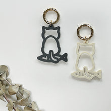 画像をギャラリービューアに読み込む, 猫&魚ざぶとん キーホルダー チャーム キーチェーン バッグチャーム|gram(グラム)