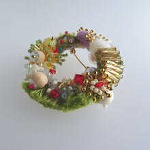 画像をギャラリービューアに読み込む, コロニーリースブローチ//野花|hanmmmo(ハンモ)