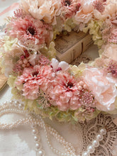 画像をギャラリービューアに読み込む, ペールカラーの大きなフラワーリース|flowers luciole(フラワーズ ルシオール)