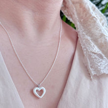 画像をギャラリービューアに読み込む, 【ネックレス】大人の洗練されたアクセント オープンハートパールネックレス|ERIKOART(エリコアート)