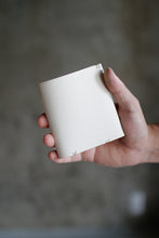 画像をギャラリービューアに読み込む, 削ぎ落とした職人仕立ての折財布〈LOCUS-SW〉|Has(ハズ)