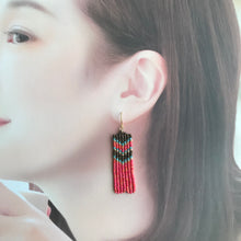 画像をギャラリービューアに読み込む, 【2点セット】ビーズフリンジピアスとピューターチャームネックレス カーマインレッド (イヤリング変更可)ギフトボックス|Ahki Beadwork(アーキービーズワーク)