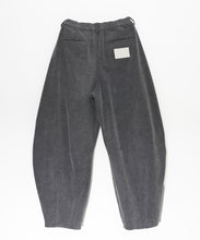 画像をギャラリービューアに読み込む, 【期間限定】タック ウォッシュデニム バレル パンツ|Nora Lily(ノラリリー)