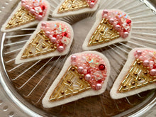 画像をギャラリービューアに読み込む, ブローチ【ストロベリーピンク】|tsubutsubu design.(ツブツブデザイン)