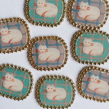 画像をギャラリービューアに読み込む, ネコとお花イヤリング ピンク|slowly&starry(スローリーアンドスターリー)