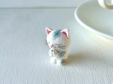 画像をギャラリービューアに読み込む, 祈る猫さん(グレートラ白)|手ノヒラ堂(テノヒラドウ)