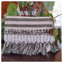 画像をギャラリービューアに読み込む, 天然素材のマクラメポーチ|MANGALA ARATI(マンガラ アーラティー)