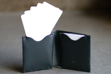 画像をギャラリービューアに読み込む, 削ぎ落とした職人仕立ての折財布〈LOCUS-SW〉|Has(ハズ)