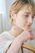 画像をギャラリービューアに読み込む, gold flower chain|felice(フェリーチェ)