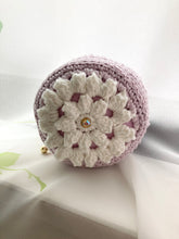 画像をギャラリービューアに読み込む, コロンと可愛い丸ミニポーチ お花モチーフ|M'S CROCHET(エムズクロシェット)