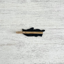 画像をギャラリービューアに読み込む, へそ天で眠るネコ・殿の髪飾り|maltamarie(マルタマリエ)