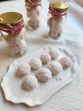 画像をギャラリービューアに読み込む, 紅白スノーボール|oyatsuya KOTI(オヤツヤコティ)