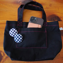 画像をギャラリービューアに読み込む, こぎん刺しブローチ/水玉|PlusDot+.(プラスドット)