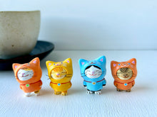 画像をギャラリービューアに読み込む, 猫をかぶった猫さん(黄トラ)|手ノヒラ堂(テノヒラドウ)