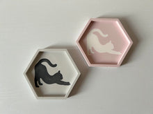 画像をギャラリービューアに読み込む, 六角形のにゃんこトレイ〈のびのび〉|Delight(デライト)