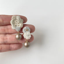 画像をギャラリービューアに読み込む, Karen~可憐~.刺繍ピアス.刺繍イヤリング|cheese(チーズ)