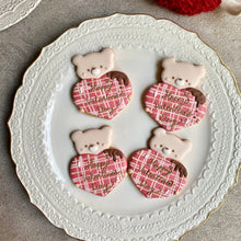 画像をギャラリービューアに読み込む, バレンタインハートのくまちゃんクッキー|sumirecookies(スミレクッキーズ)