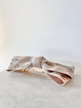 画像をギャラリービューアに読み込む, レースフラワー フランス刺繍 リボンバレッタ|SUNNY RIBBON(サニーリボン)