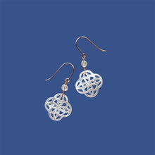 画像をギャラリービューアに読み込む, 白蝶貝透かしピアス|beads room mimo(ビーズルームミモ)