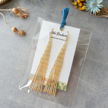 画像をギャラリービューアに読み込む, ゴールドのロングビーズフリンジピアス/イヤリング|Ahki Beadwork(アーキービーズワーク)