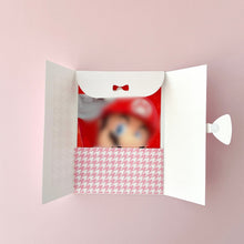 画像をギャラリービューアに読み込む, コンビニに売っているニンテンドープリペイドカードも入るラッピングカードホルダー ピンク|okuru(オクル)