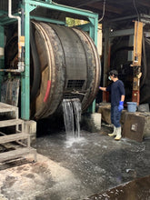 画像をギャラリービューアに読み込む, Tajima Cowhide スマートフォンポーチ|D.L.P.(ディーエルピー)