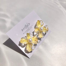 画像をギャラリービューアに読み込む, 水彩FlowerArtイエローピアス/イヤリング|mi-style(ミースタイル)