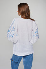 画像をギャラリービューアに読み込む, 刺繍入りブラウス・青い花|Ukrainian Embroidery Wear ”Mavka”(ウクライナシシュウノアパレル マウカ)