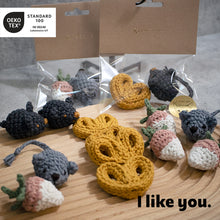 画像をギャラリービューアに読み込む, ホワイトチョコいちごとグレーマウス|necono(ネコノ)