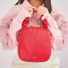 画像をギャラリービューアに読み込む, ギャザーハンドルバッグ(red)|MARSLY(マーズリー)