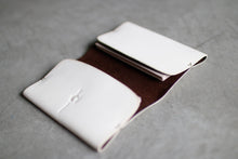 画像をギャラリービューアに読み込む, 革の質感まで“印象”になる名刺入れ〈UNUS-C〉|Has(ハズ)