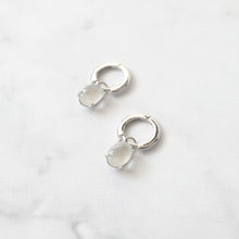 画像をギャラリービューアに読み込む, マザーオブパール ワンタッチ ダングル ピアス(シルバー925/ロジウムプレーティング)|SMUK(スムーク)