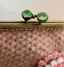 画像をギャラリービューアに読み込む, ピンクのガーベラがま口ポーチ|M'S CROCHET(エムズクロシェット)