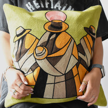 画像をギャラリービューアに読み込む, Cushion Cover|Somegoro|Y.O.L.O(ヨーロー)