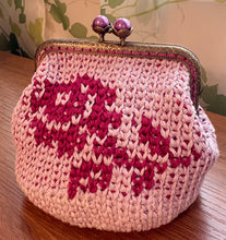 画像をギャラリービューアに読み込む, 赤いバラのがま口ポーチ|M'S CROCHET(エムズクロシェット)