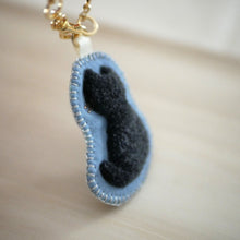 画像をギャラリービューアに読み込む, 和み猫のバッグチャーム うしろ姿の 黒猫|Little Plum(リトルプラム)