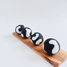 画像をギャラリービューアに読み込む, 炭団オブジェ / 缶入〇|櫂の炭(カイノスミ)