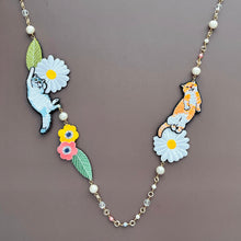 画像をギャラリービューアに読み込む, 花畑でお昼寝するねこたちの首飾り (デスパイネ・マフィン)|maltamarie(マルタマリエ)