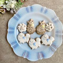 画像をギャラリービューアに読み込む, 寄り添うネコちゃんと肉球 アイシングクッキー|sumirecookies(スミレクッキーズ)
