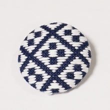 画像をギャラリービューアに読み込む, こぎん刺しブローチ/うろこ|PlusDot+.(プラスドット)