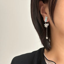 画像をギャラリービューアに読み込む, 三恋花(サンコイバナ)|ピアス、イヤリング|ピンク、ブルー|2way|c.momoka(シーモモカ)