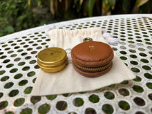 画像をギャラリービューアに読み込む, FARADAYホホバ蜜蝋バーム10g 革ケース付き|FARADAY KAMAKURA(ファラディ カマクラ)